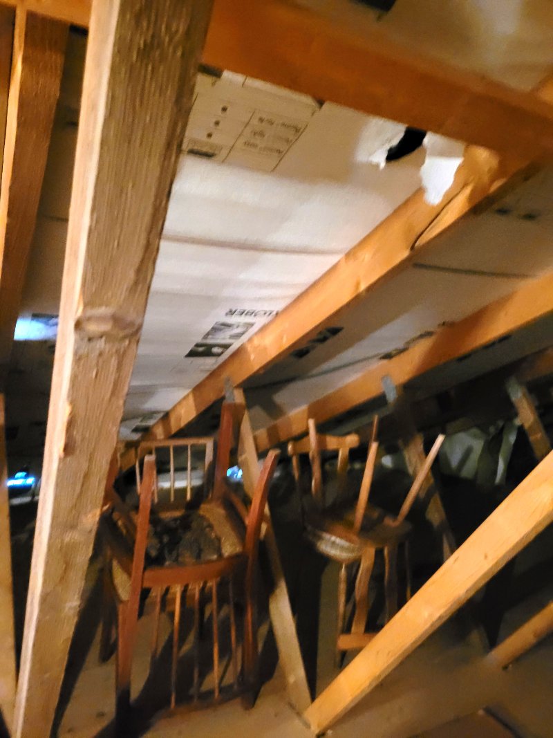 Dachboden Entrümpeln von Möbeln