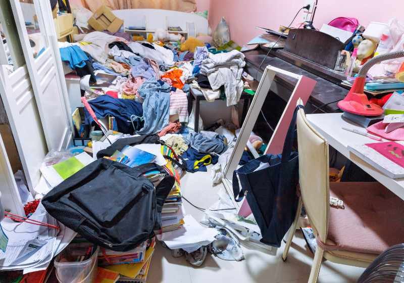 Messie Wohnung mit Unordnung