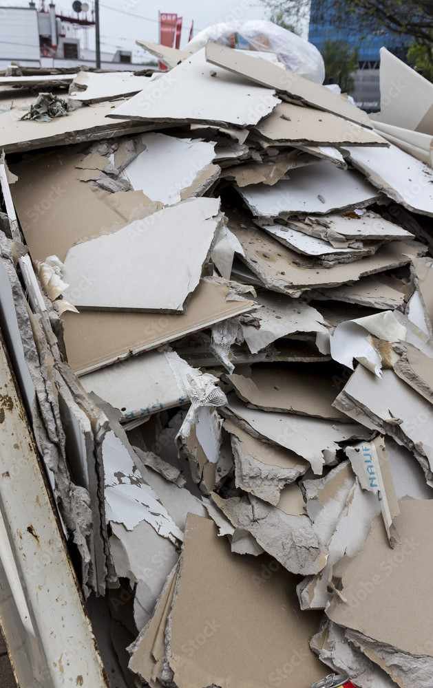 Zwangsauflösung voller Pappe