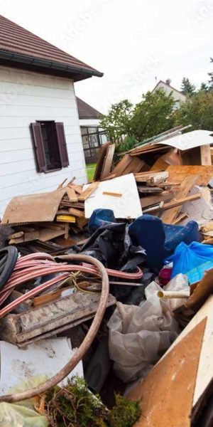 Zwangsräumung alles vor dem Haus